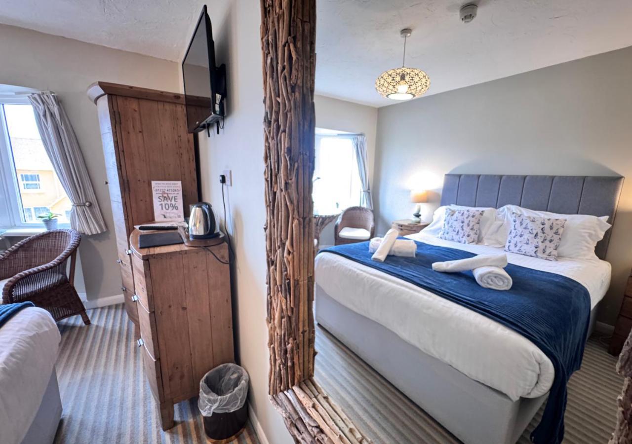 The Waterfront Inn Уестуърд Хоу Екстериор снимка