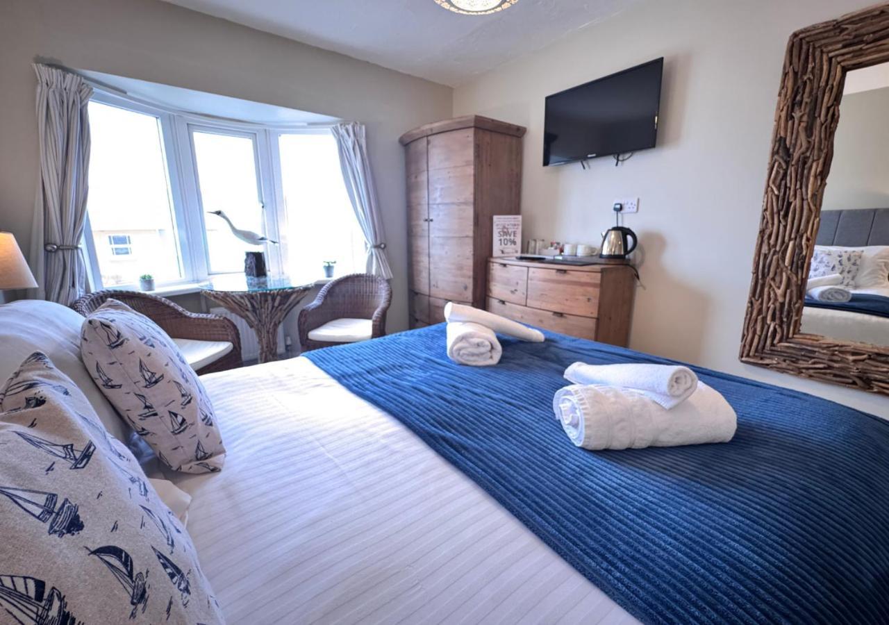 The Waterfront Inn Уестуърд Хоу Екстериор снимка