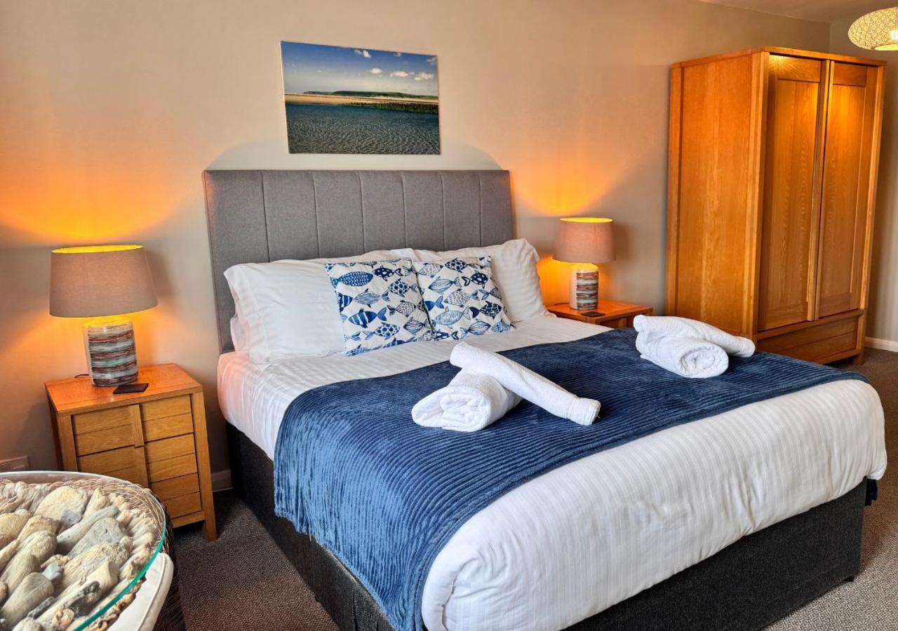 The Waterfront Inn Уестуърд Хоу Екстериор снимка
