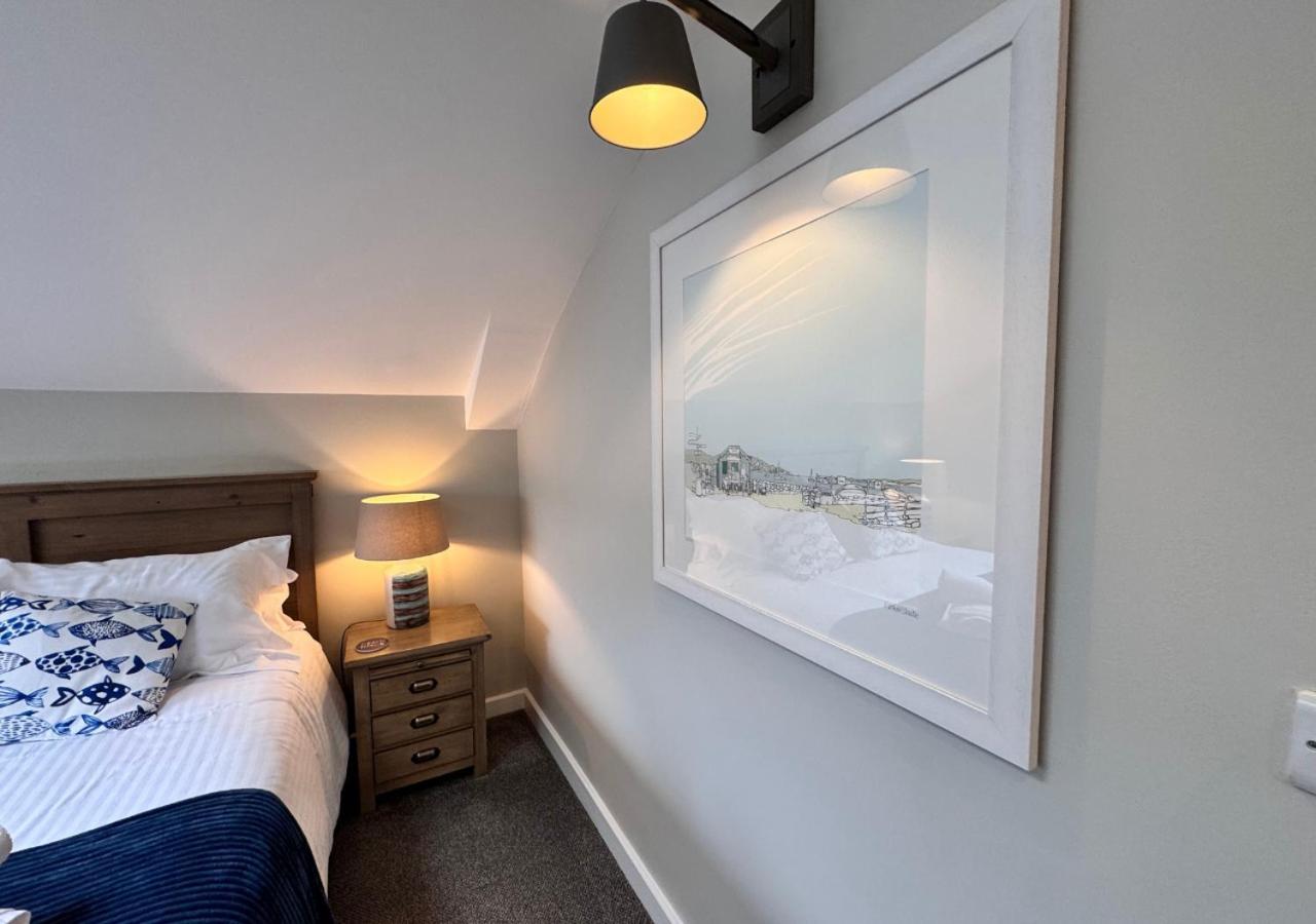 The Waterfront Inn Уестуърд Хоу Екстериор снимка
