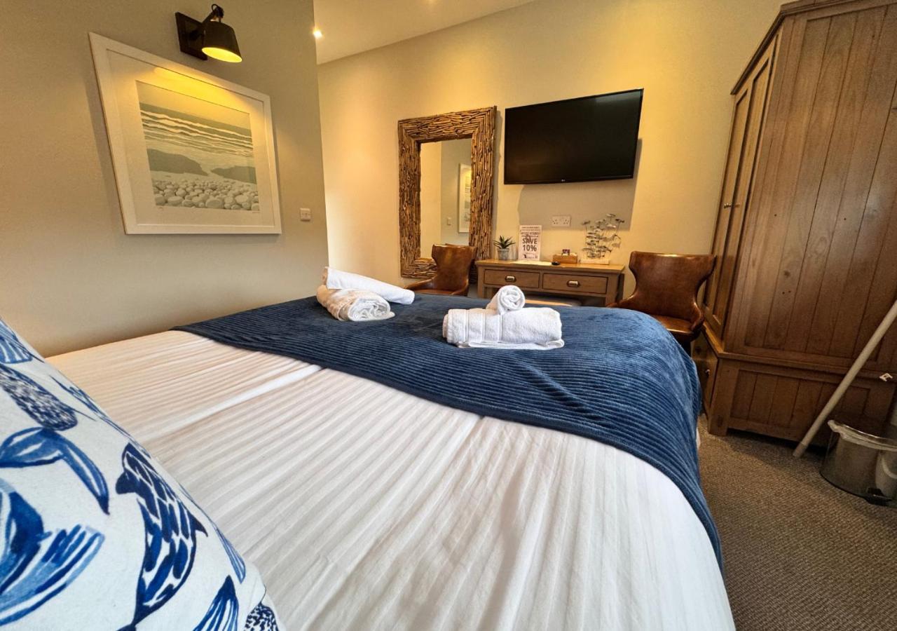 The Waterfront Inn Уестуърд Хоу Екстериор снимка