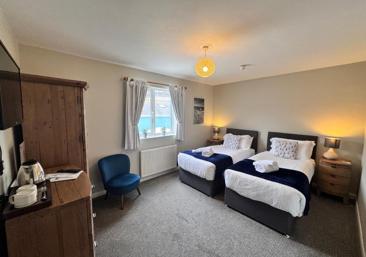The Waterfront Inn Уестуърд Хоу Екстериор снимка